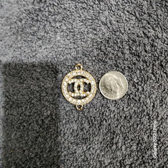 Luxury CC Pendant Gold Tone and Crystal's 28mm - Picture 3 of 5